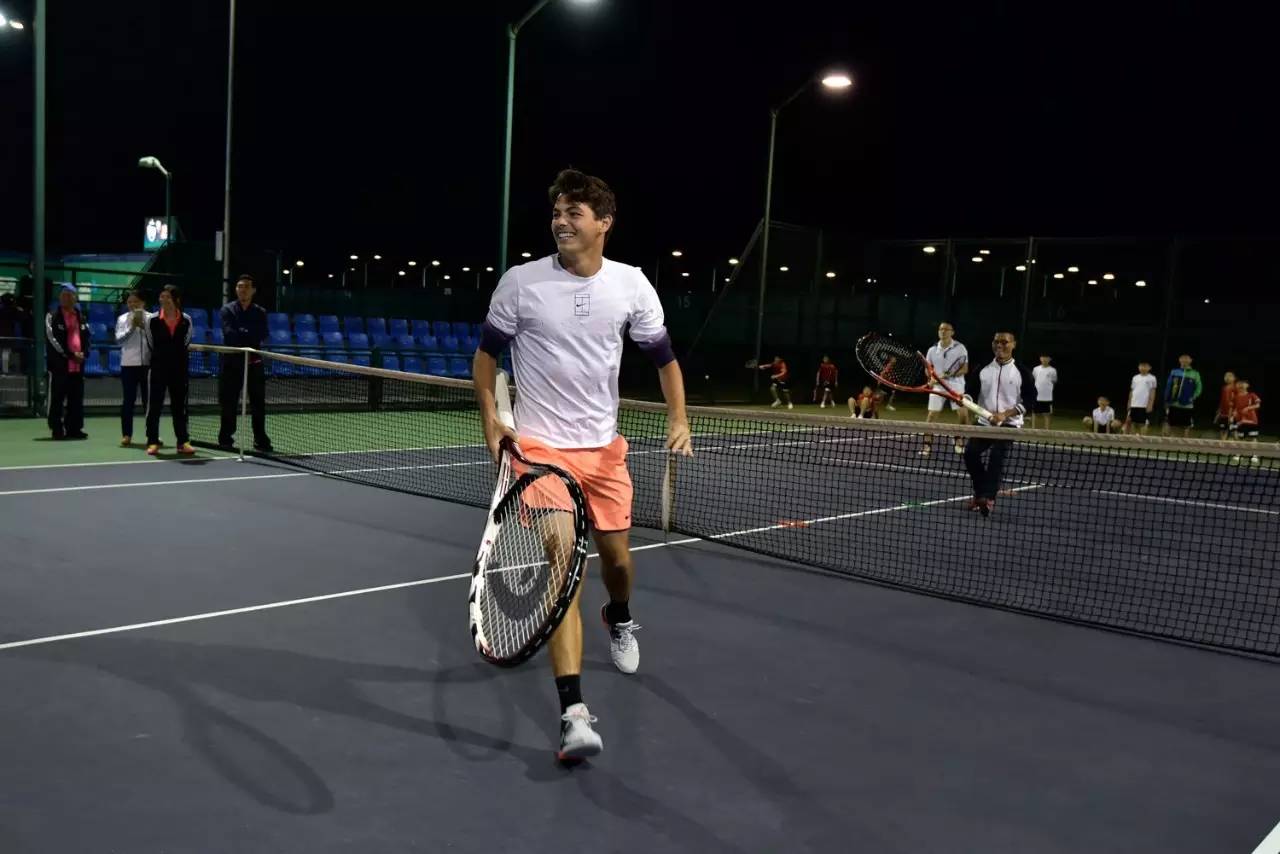 许多粉丝纷 许多粉丝纷